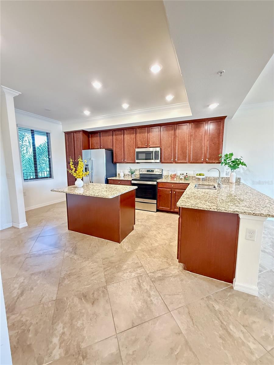 Image 11 of 38 For 17118 Vardon Terrace 304