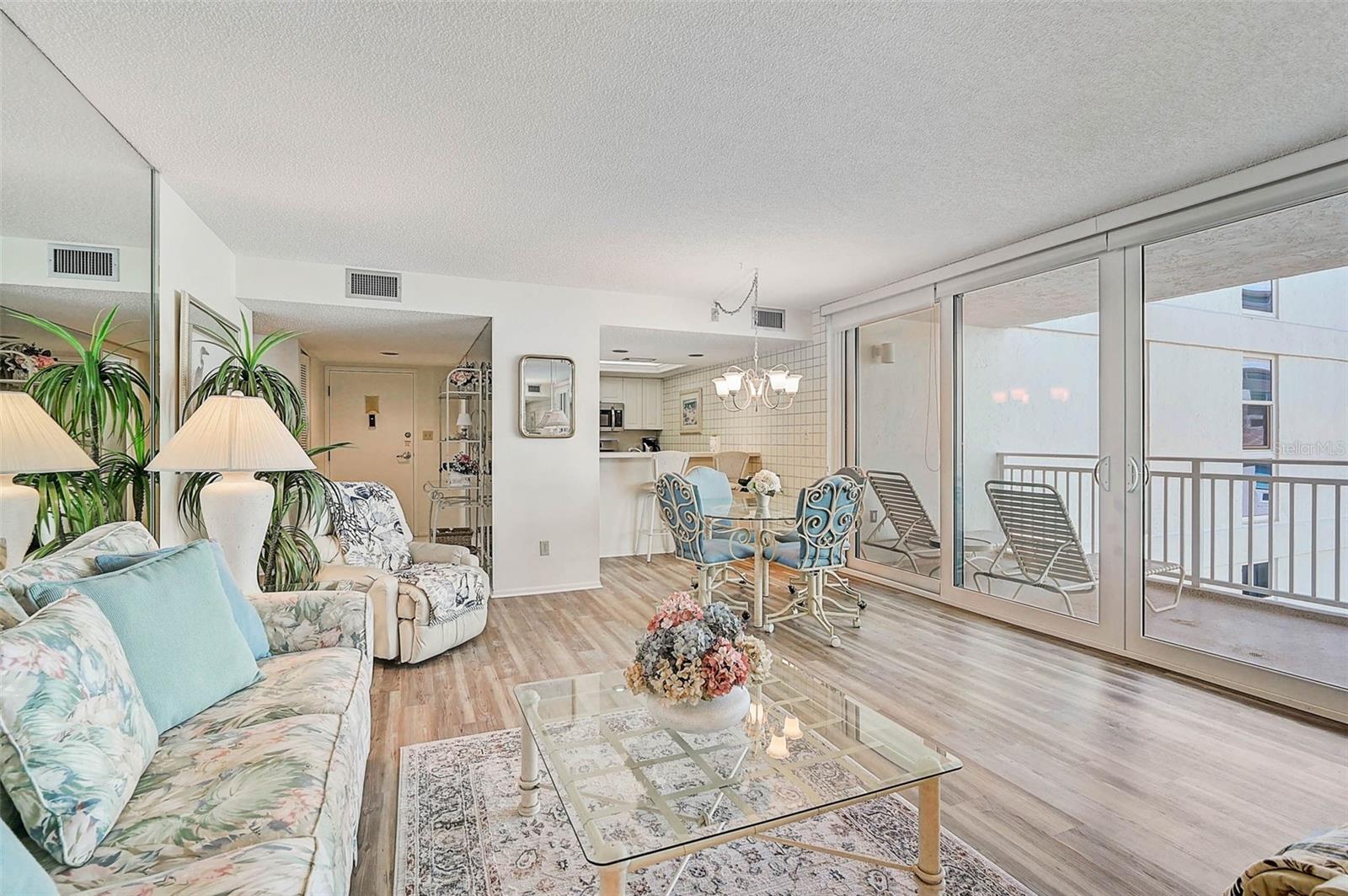 Image 12 of 56 For 6518 Midnight Pass Road 310