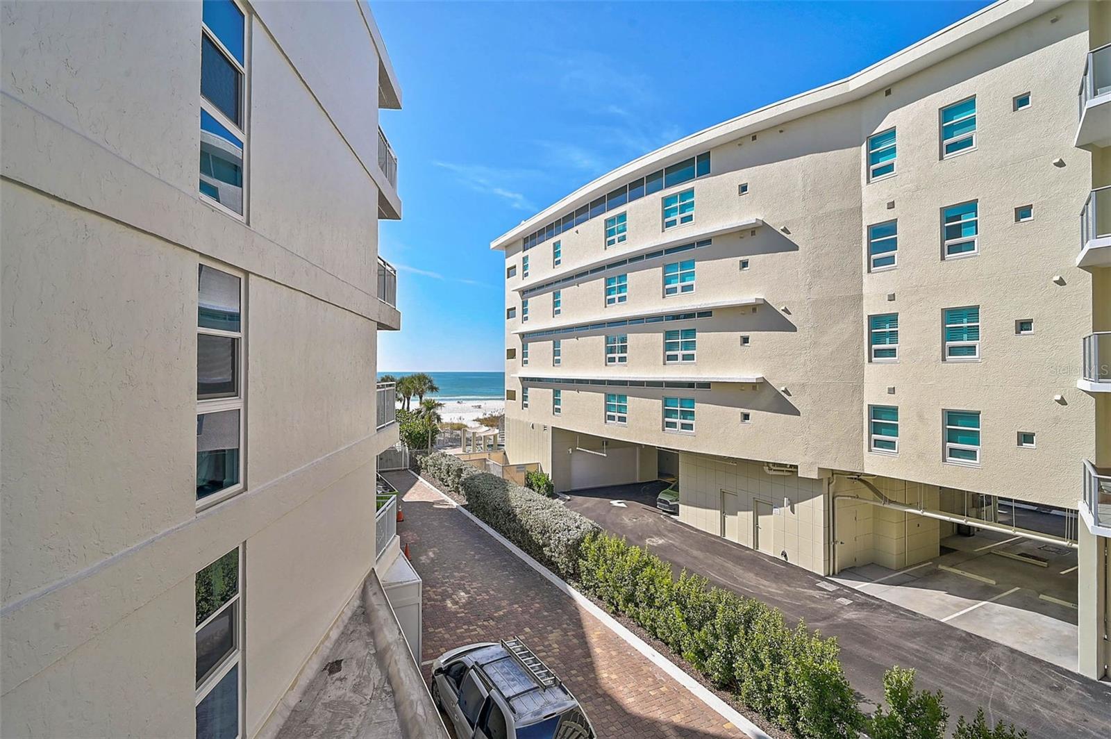 Image 17 of 56 For 6518 Midnight Pass Road 310