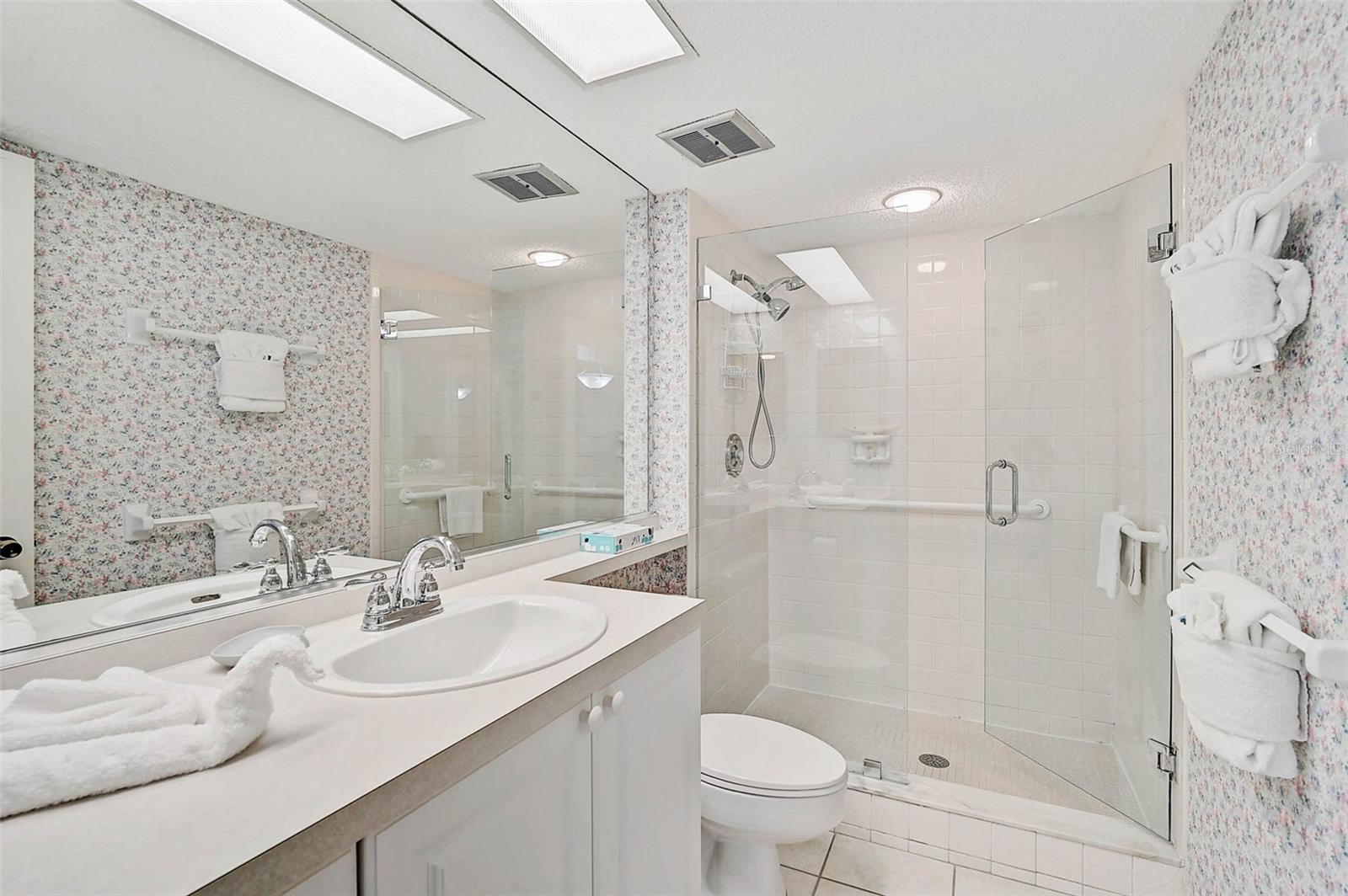 Image 25 of 56 For 6518 Midnight Pass Road 310