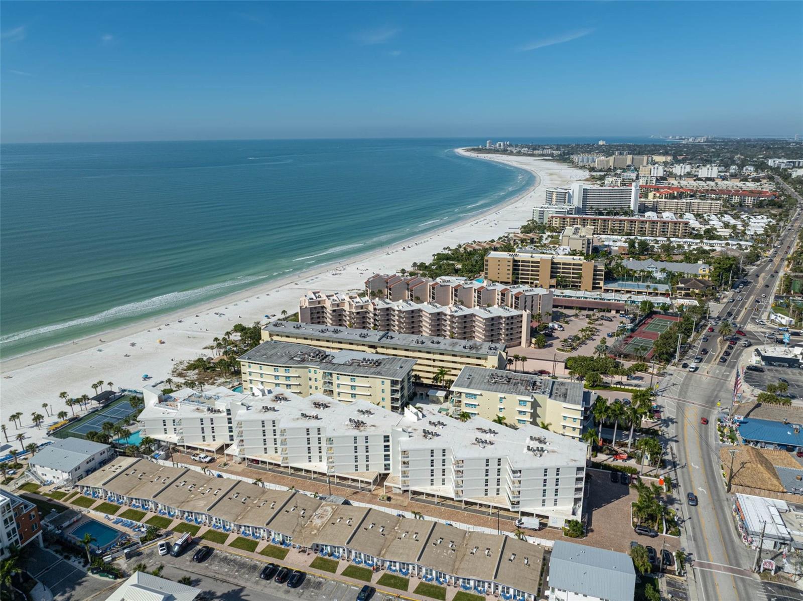 Image 36 of 56 For 6518 Midnight Pass Road 310