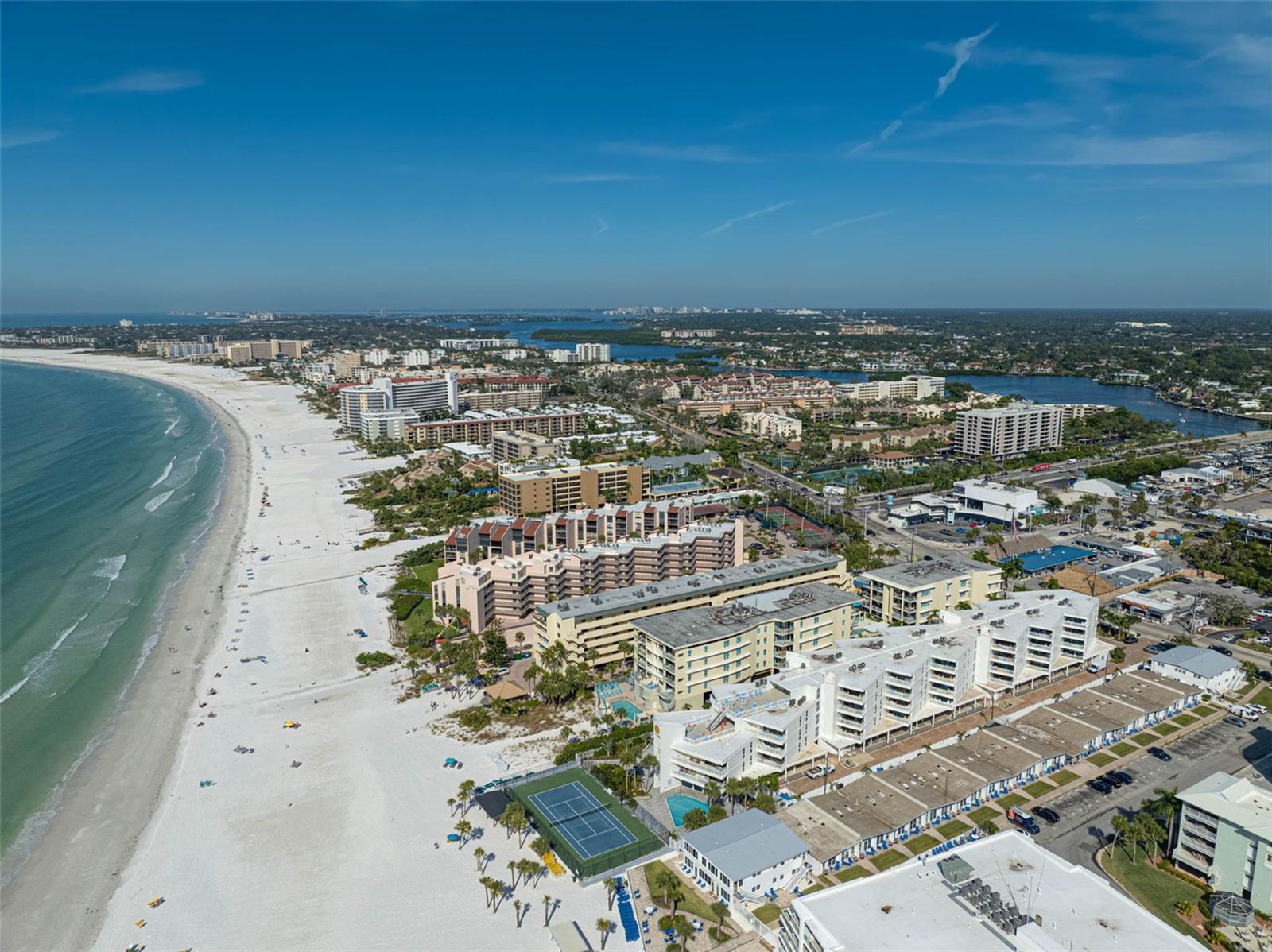 Image 37 of 56 For 6518 Midnight Pass Road 310