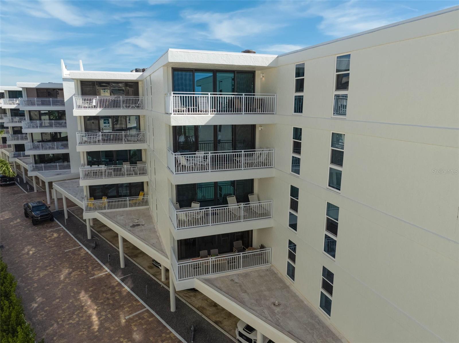 Image 40 of 56 For 6518 Midnight Pass Road 310