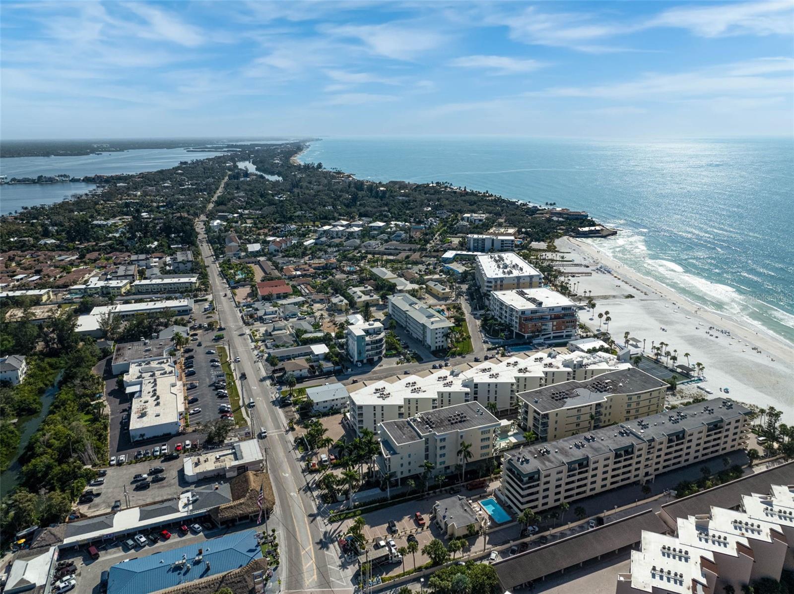 Image 47 of 56 For 6518 Midnight Pass Road 310