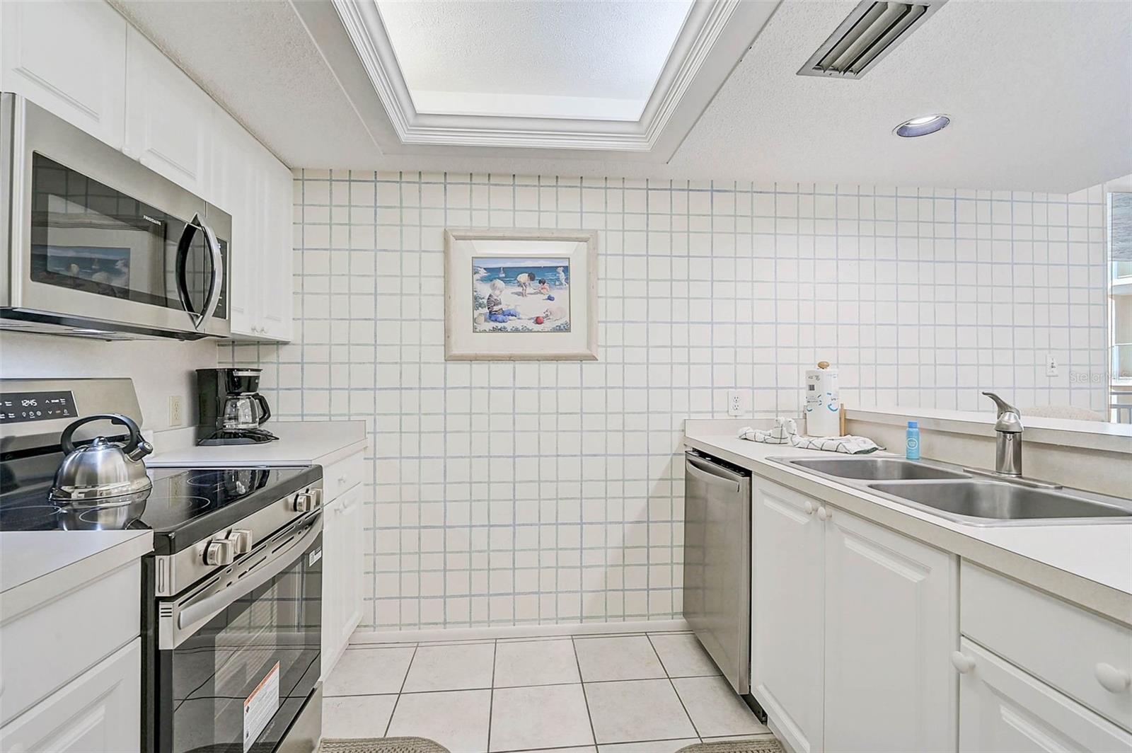 Image 51 of 56 For 6518 Midnight Pass Road 310