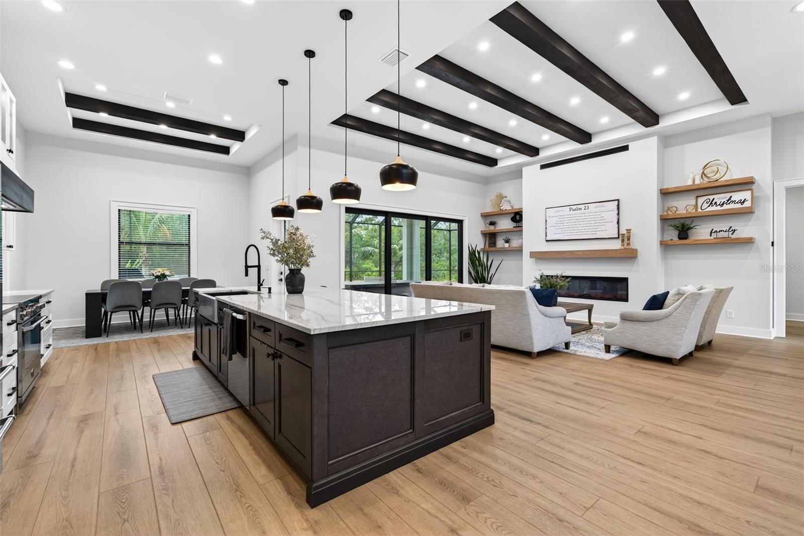 Image 15 of 86 For 279 Farber Street