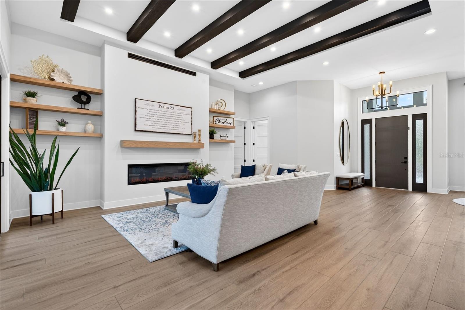 Image 20 of 86 For 279 Farber Street