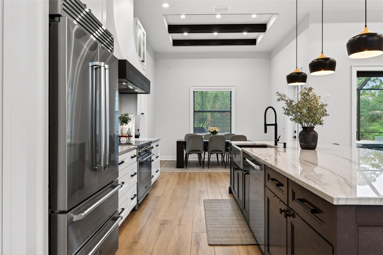 Image 23 of 86 For 279 Farber Street