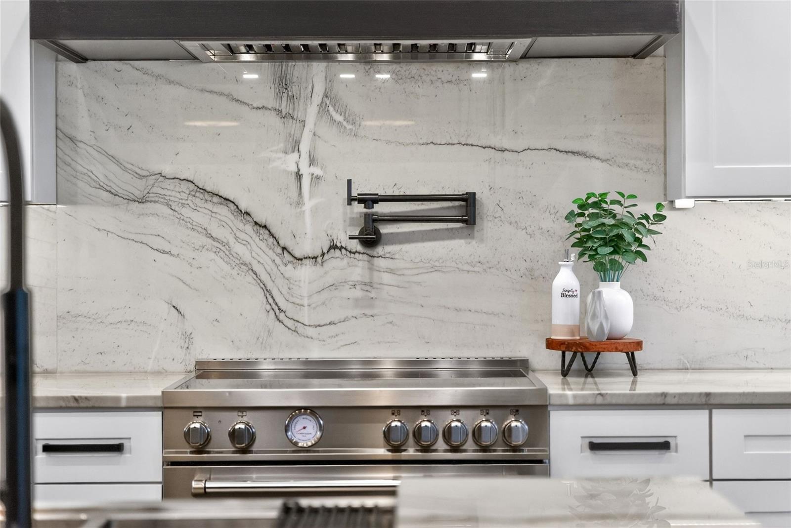 Image 31 of 86 For 279 Farber Street