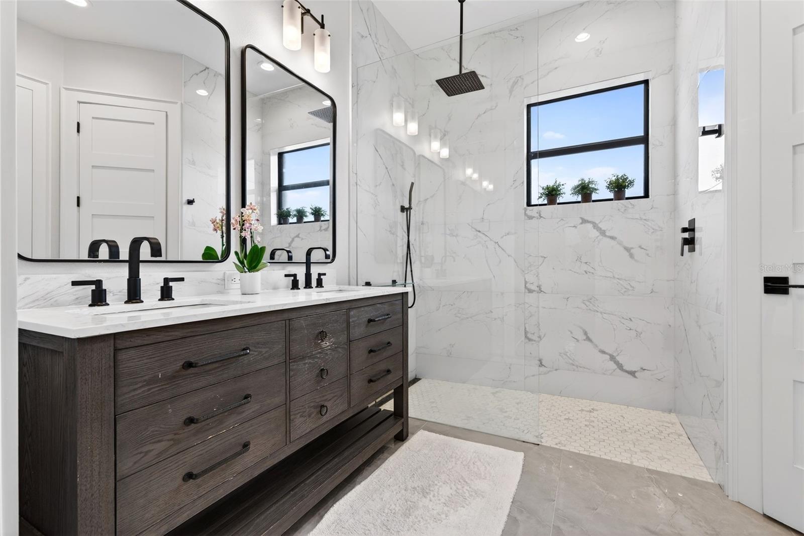 Image 39 of 86 For 279 Farber Street