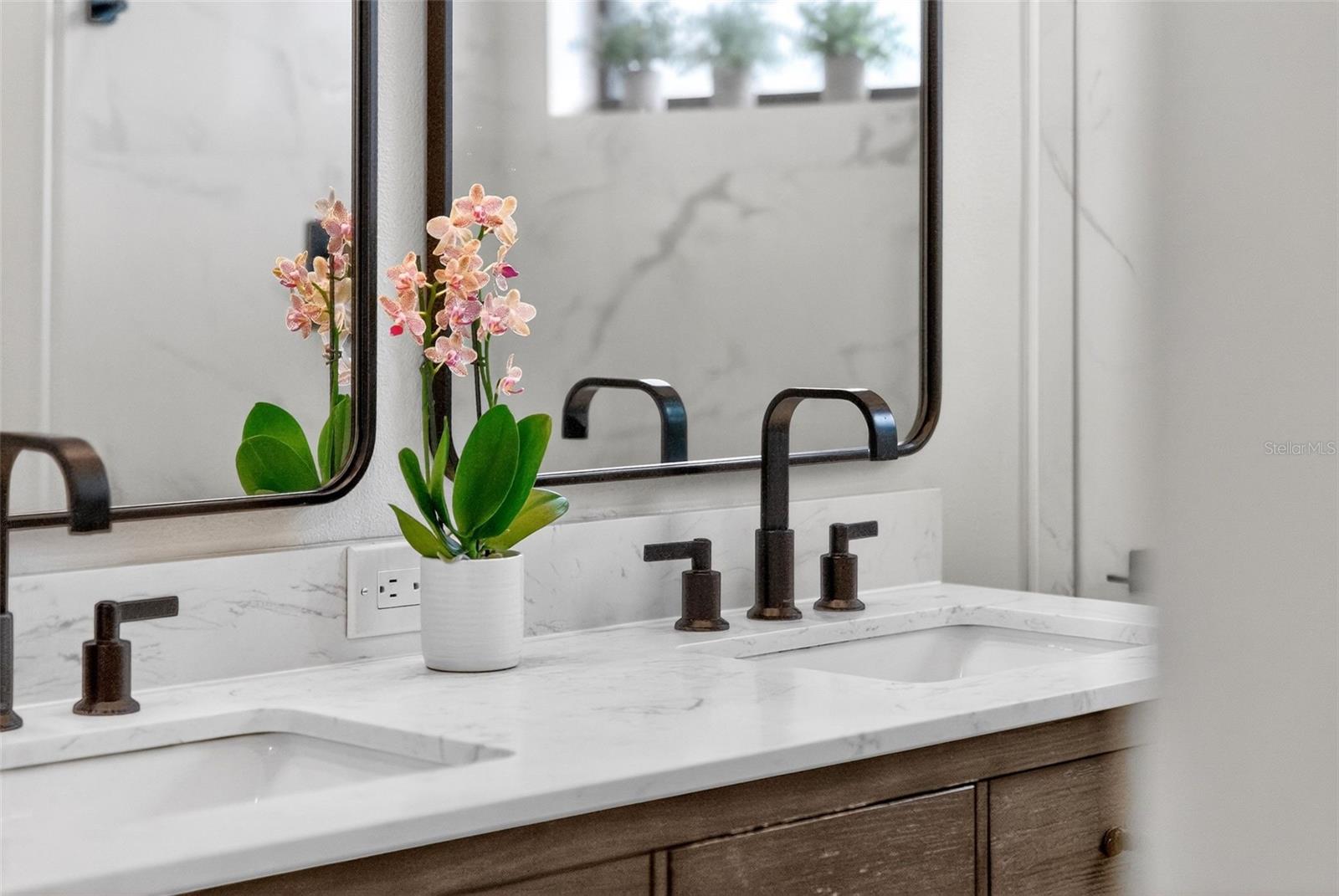 Image 40 of 86 For 279 Farber Street