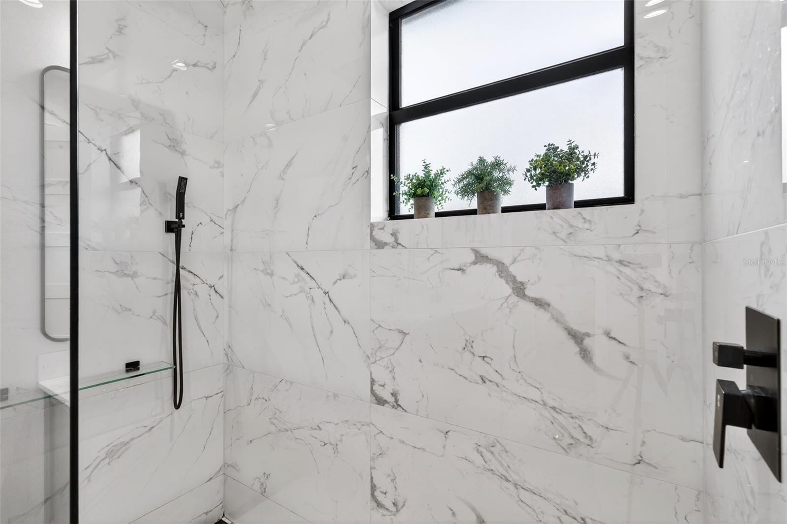 Image 41 of 86 For 279 Farber Street