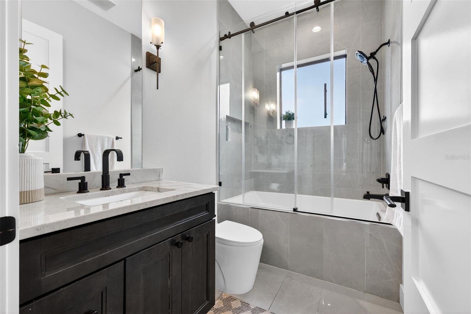 Image 46 of 86 For 279 Farber Street