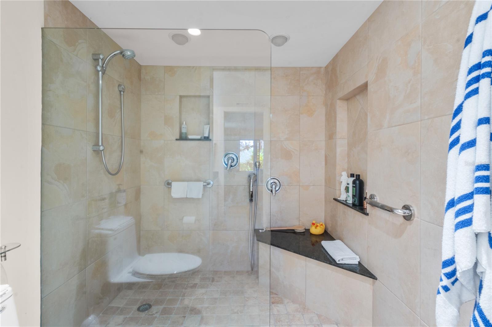 Image 25 of 48 For 1633 Boathouse Circle 131