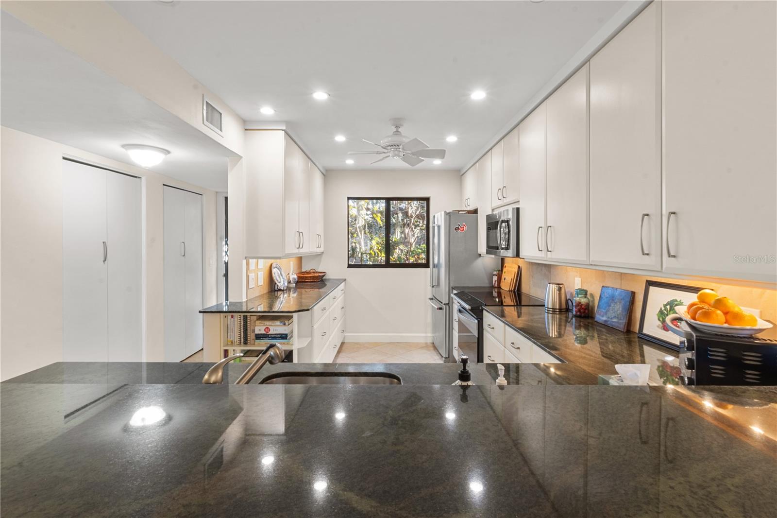 Image 5 of 48 For 1633 Boathouse Circle 131