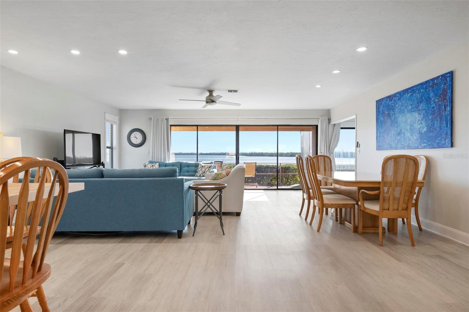 Image 11 of 48 For 3875 Catalina Drive