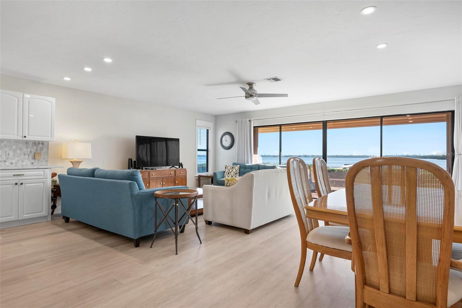 Image 12 of 48 For 3875 Catalina Drive