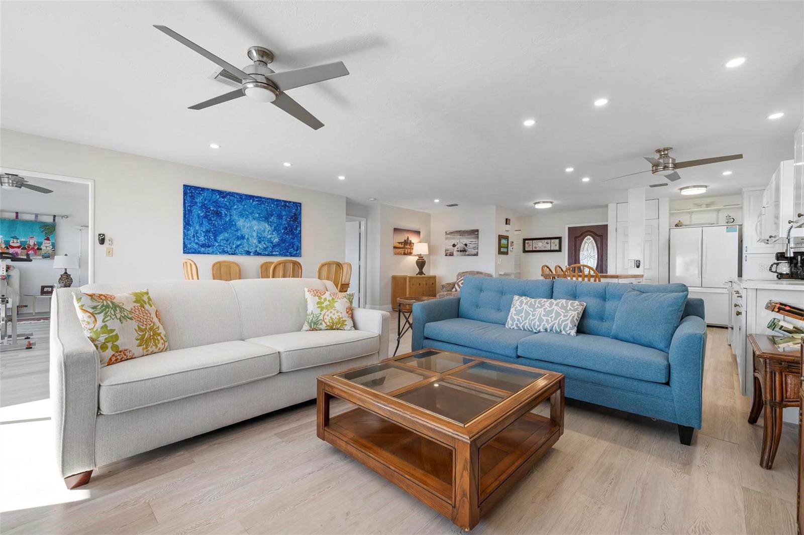 Image 15 of 48 For 3875 Catalina Drive