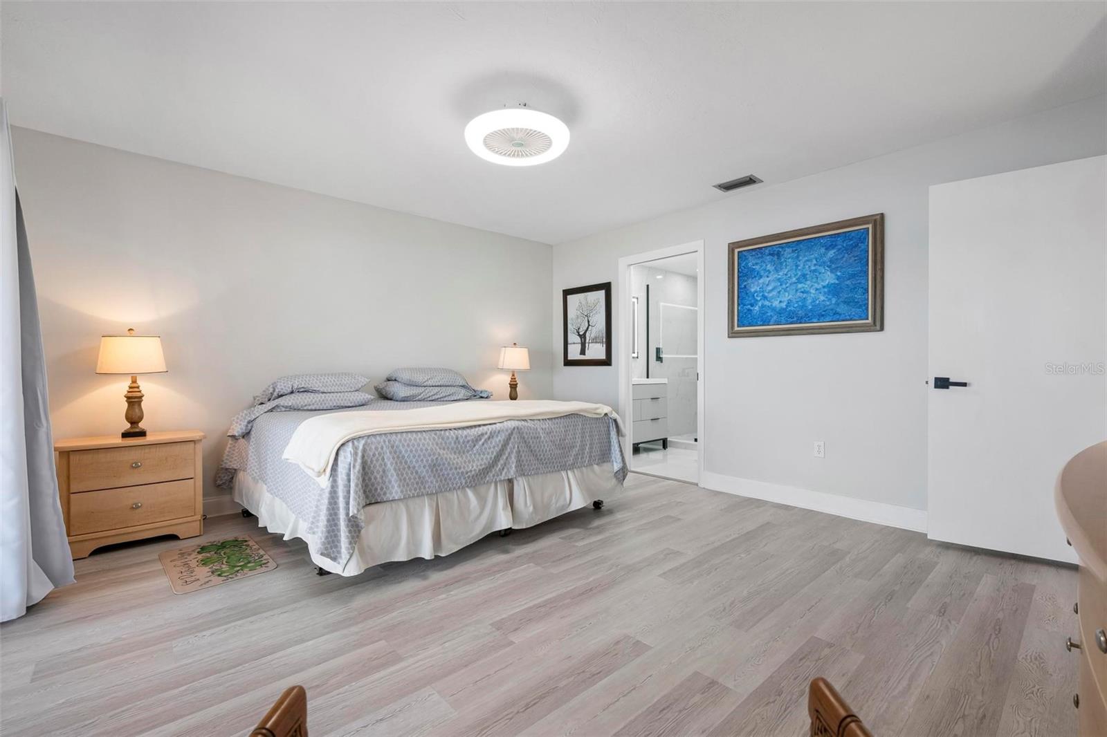 Image 24 of 48 For 3875 Catalina Drive