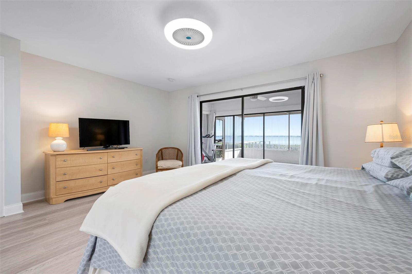 Image 25 of 48 For 3875 Catalina Drive