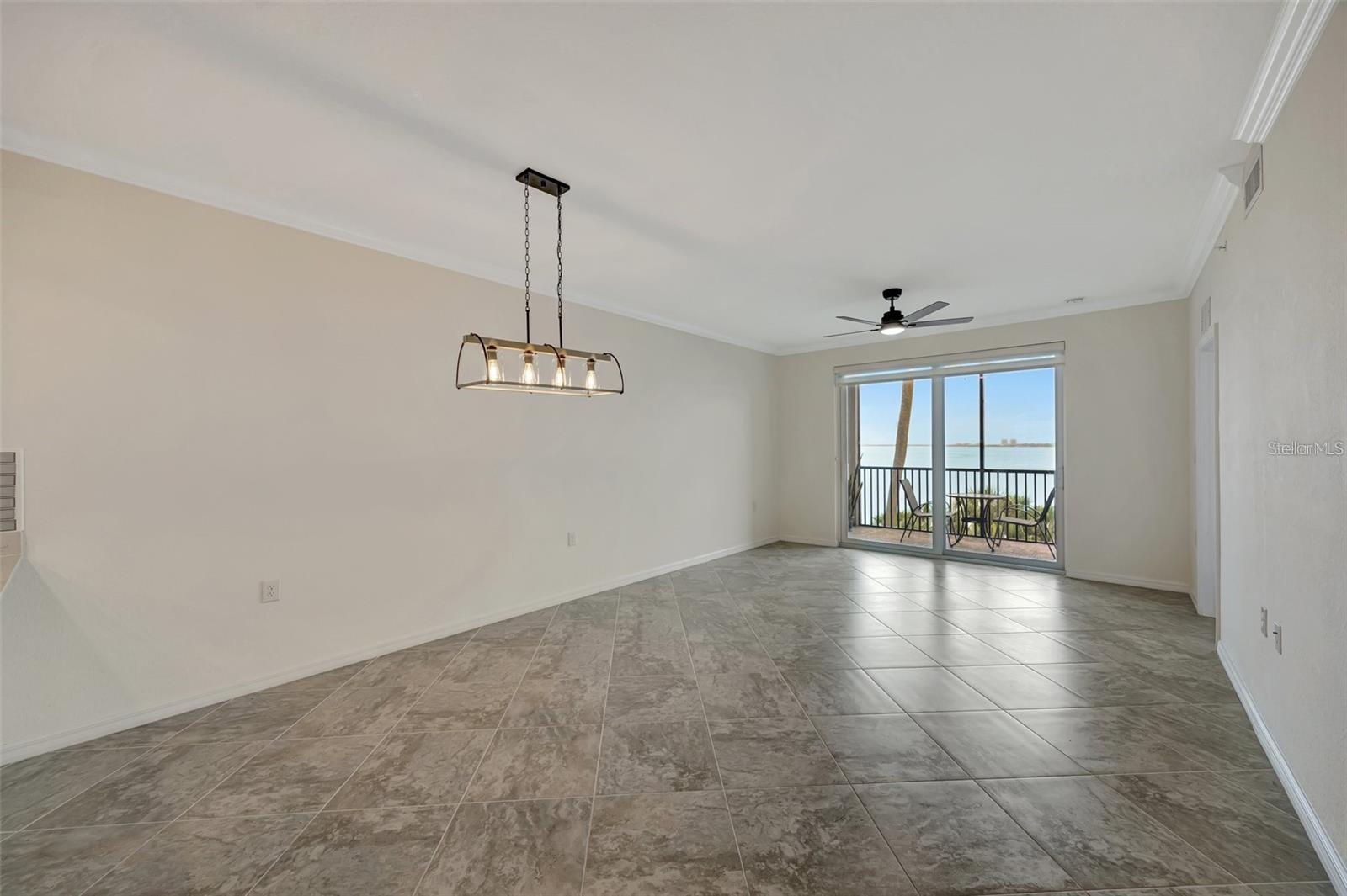 Image 11 of 42 For 910 Tidewater Shores Loop 304