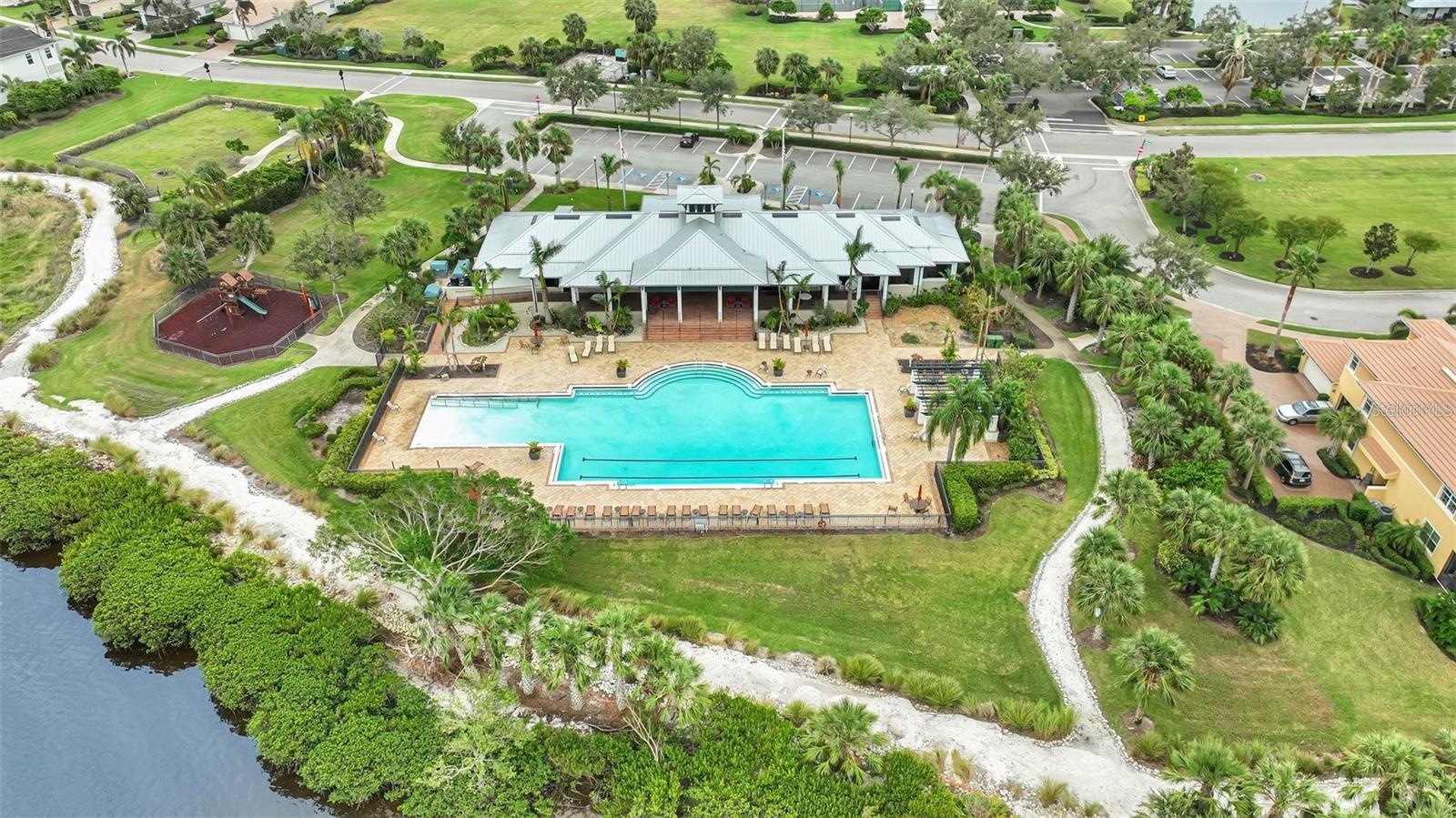 Image 25 of 42 For 910 Tidewater Shores Loop 304