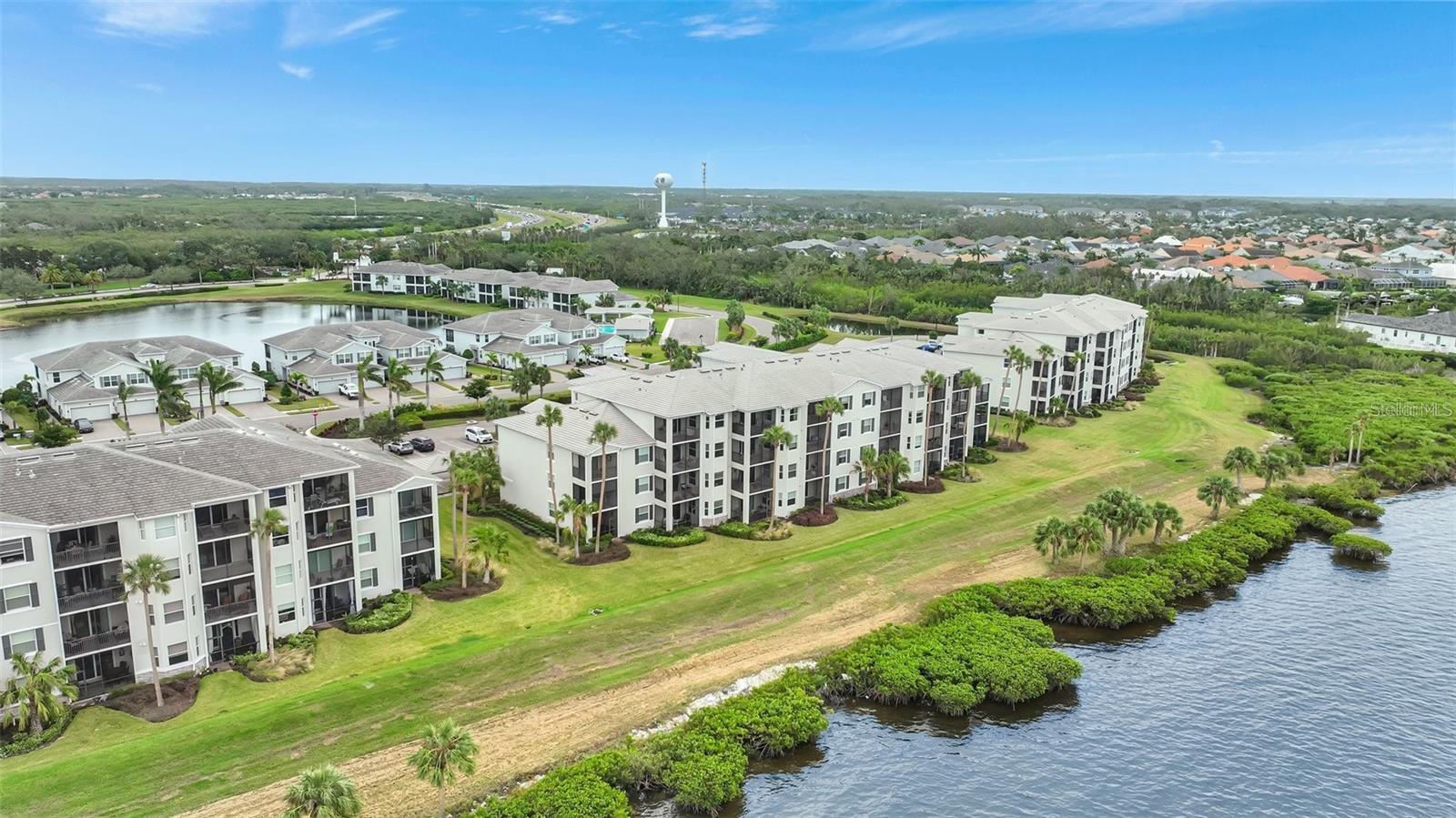 Image 35 of 42 For 910 Tidewater Shores Loop 304