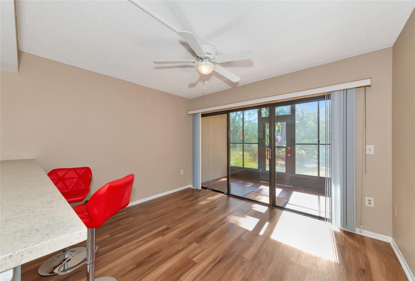 Image 11 of 19 For 425 30th Avenue W C107