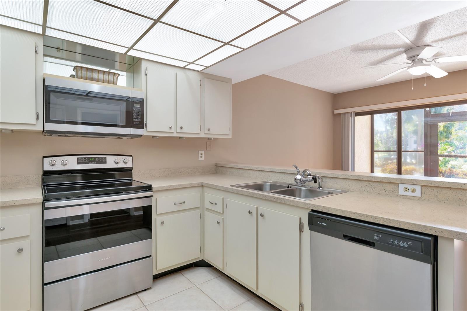 Image 12 of 19 For 425 30th Avenue W C107