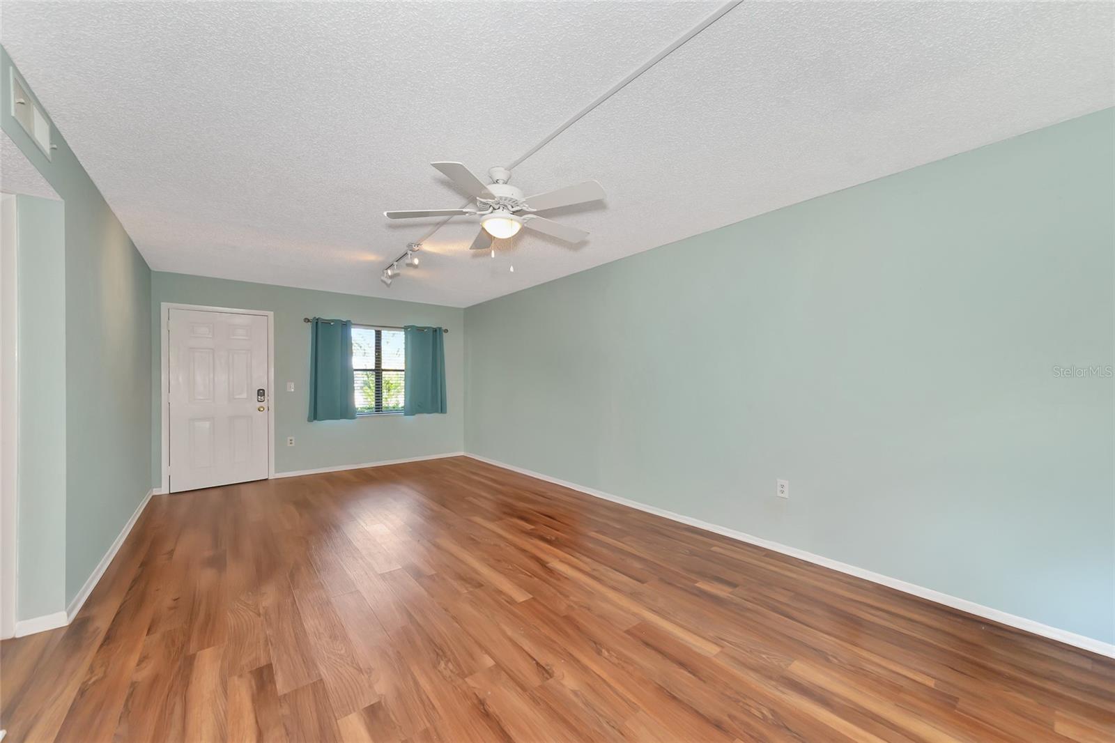 Image 13 of 19 For 425 30th Avenue W C107