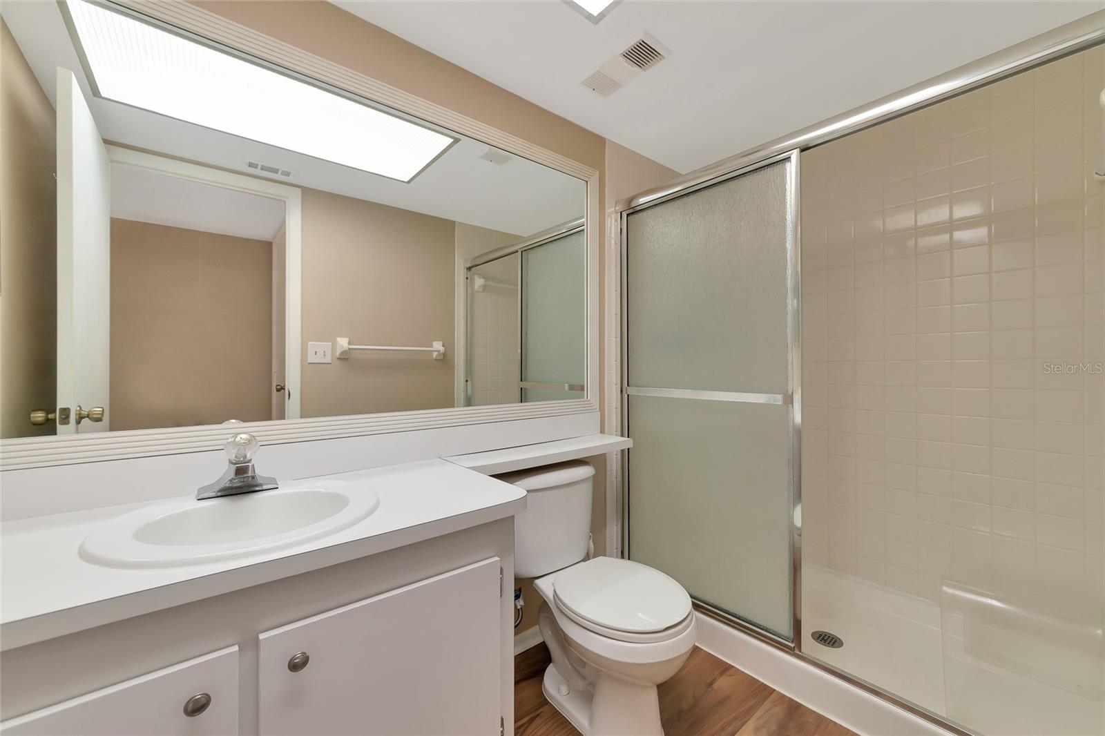 Image 7 of 19 For 425 30th Avenue W C107