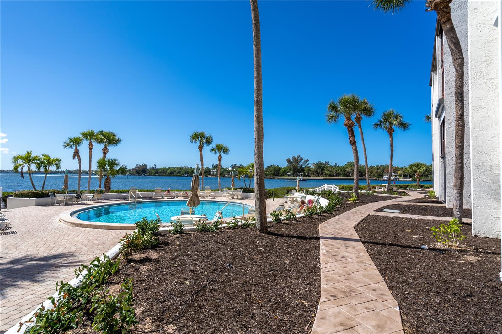 Image 22 of 37 For 1602 Stickney Point Road #305