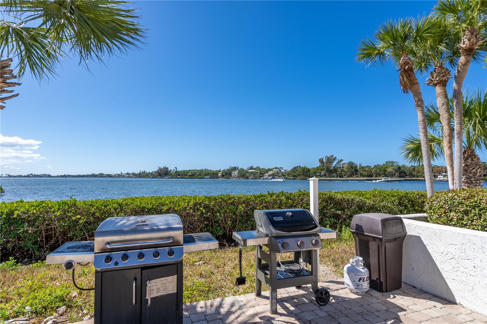 Image 25 of 37 For 1602 Stickney Point Road #305