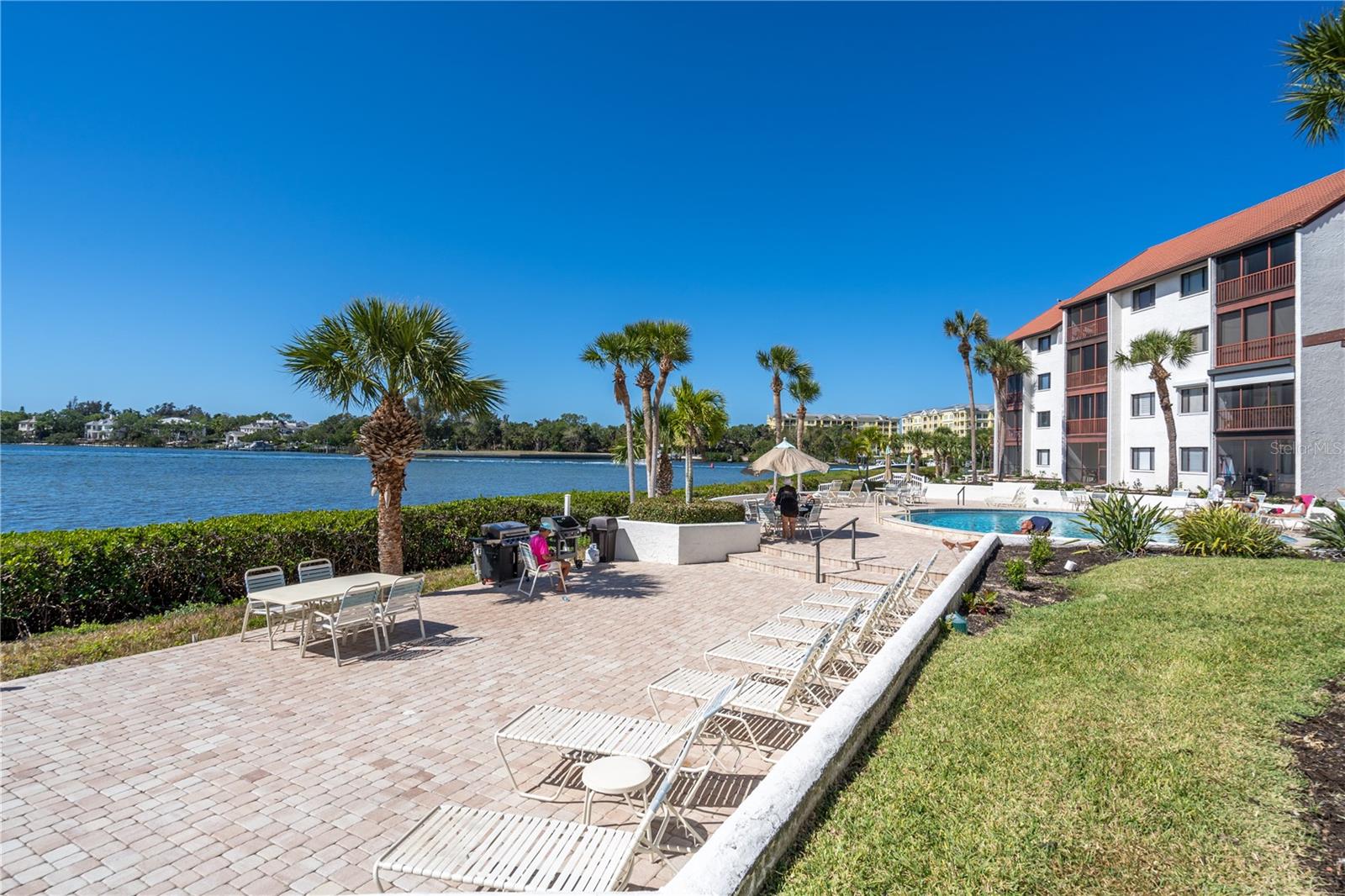 Image 26 of 37 For 1602 Stickney Point Road #305