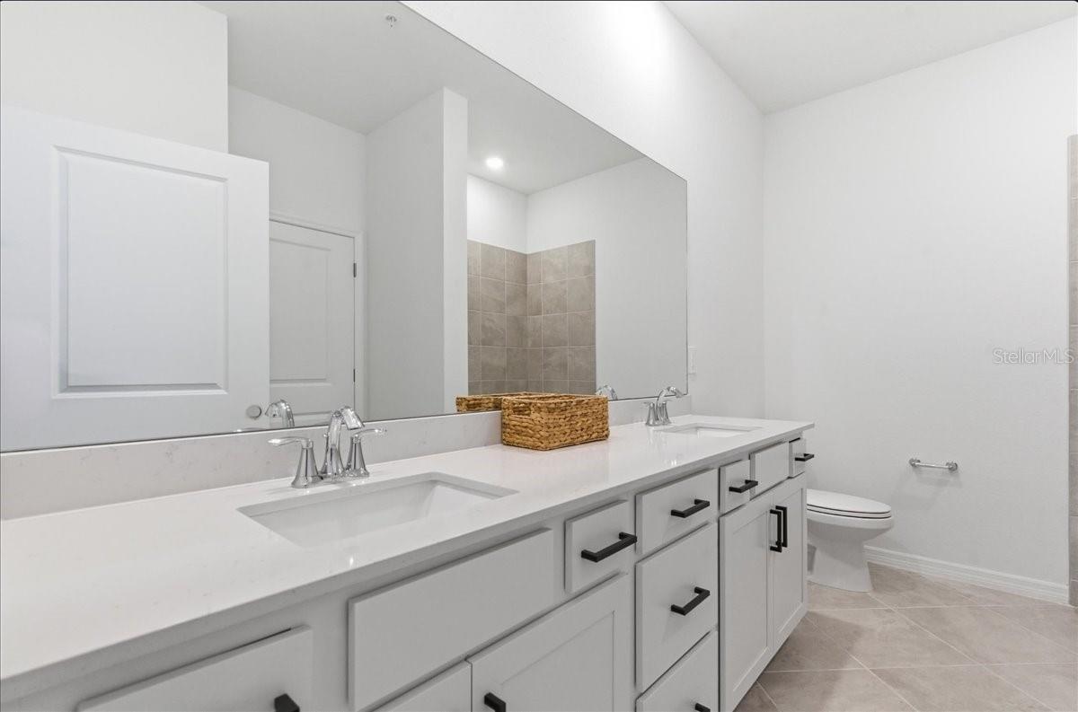 Image 14 of 19 For 19140 Scallop Loop 308