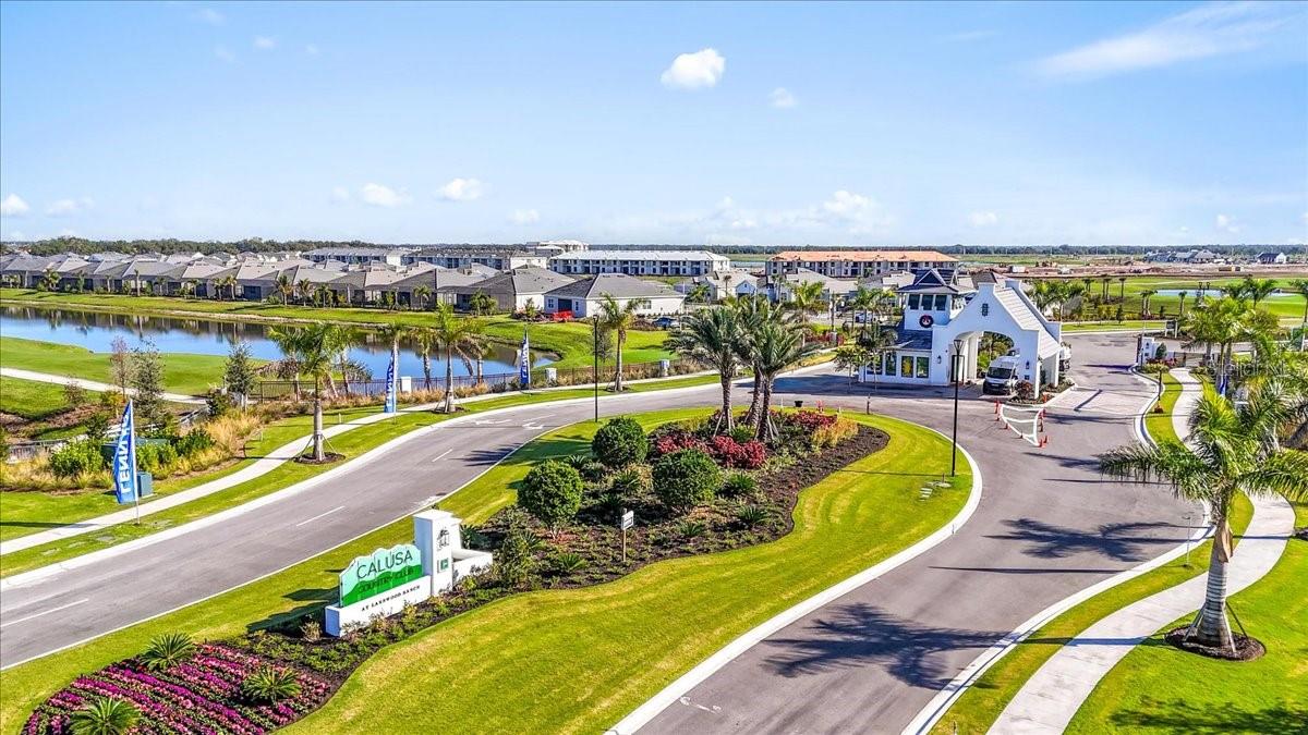 Image 18 of 19 For 19140 Scallop Loop 308