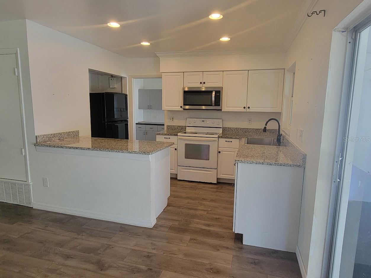 Image 4 of 40 For 6290 Coniston Terrace