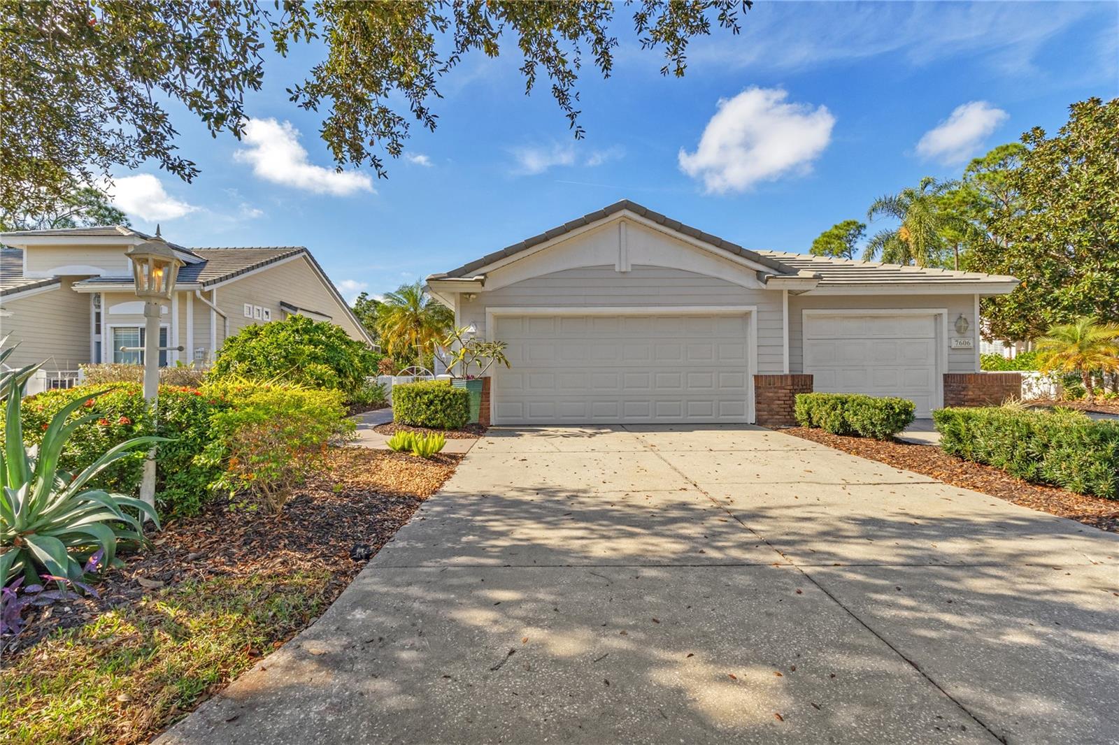 Details for 7608 Whitebridge Glen, UNIVERSITY PARK, FL 34201