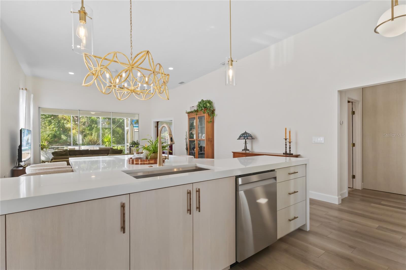 Image 19 of 84 For 7608 Whitebridge Glen