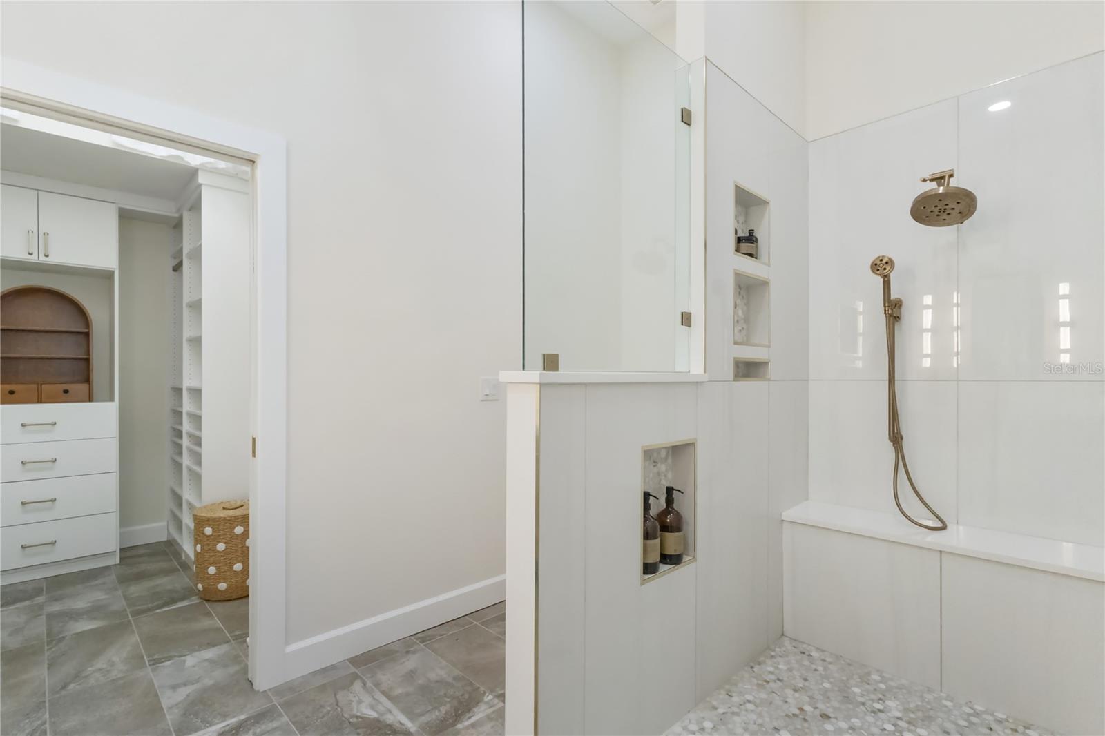 Image 41 of 84 For 7608 Whitebridge Glen