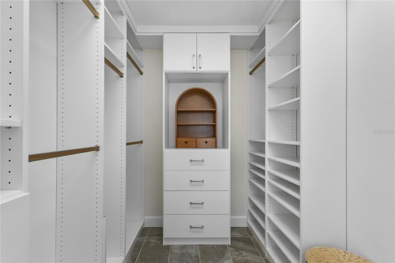 Image 42 of 84 For 7608 Whitebridge Glen