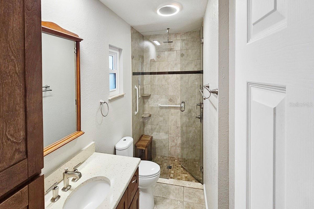 Image 15 of 35 For 2490 Huffton Circle