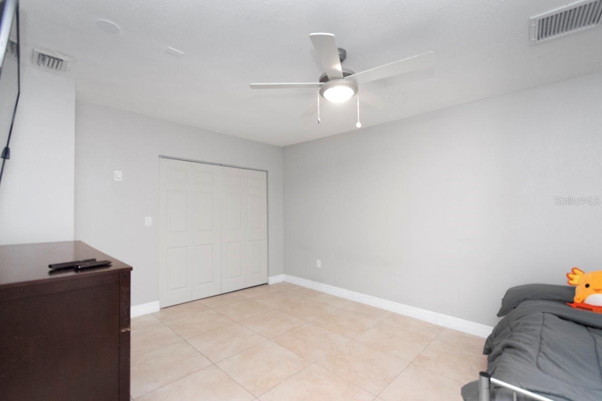 Image 17 of 35 For 2490 Huffton Circle