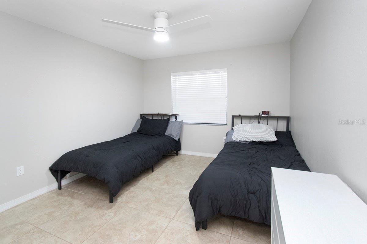 Image 19 of 35 For 2490 Huffton Circle