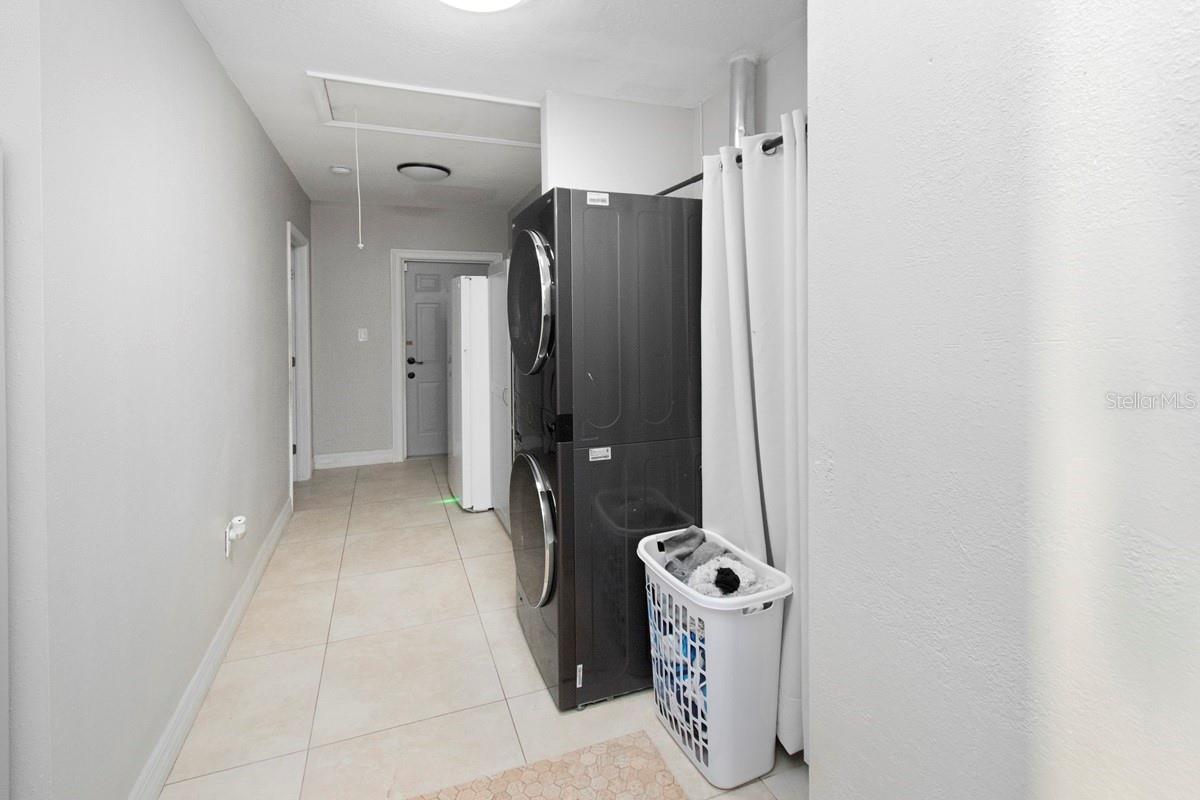 Image 22 of 35 For 2490 Huffton Circle