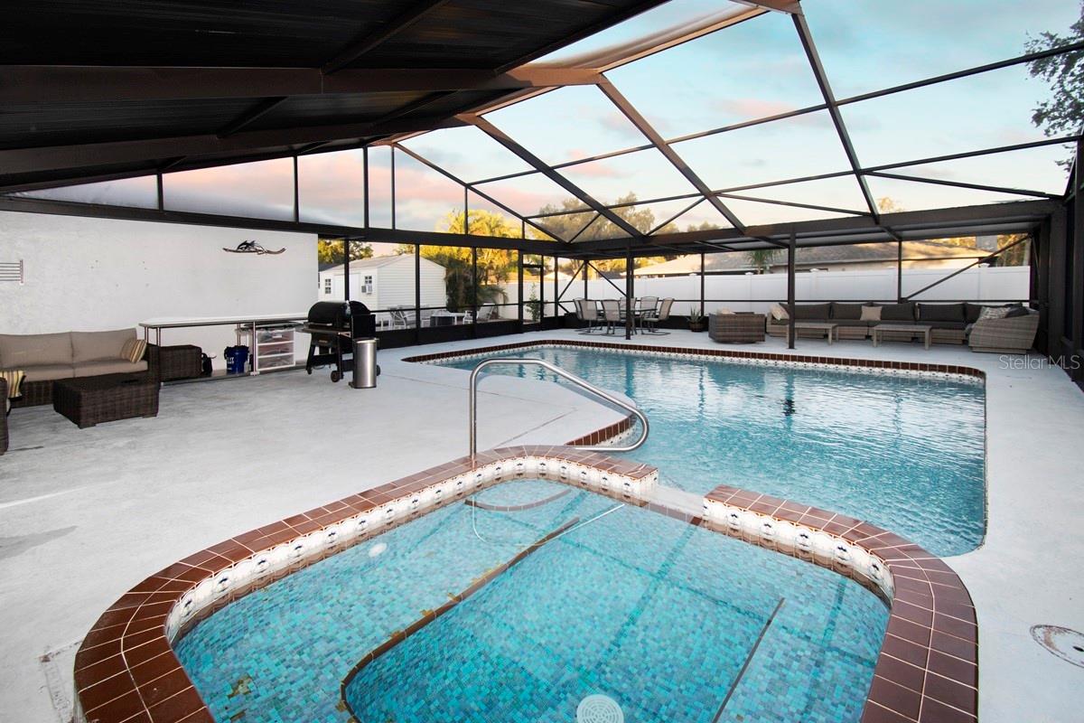 Image 23 of 35 For 2490 Huffton Circle