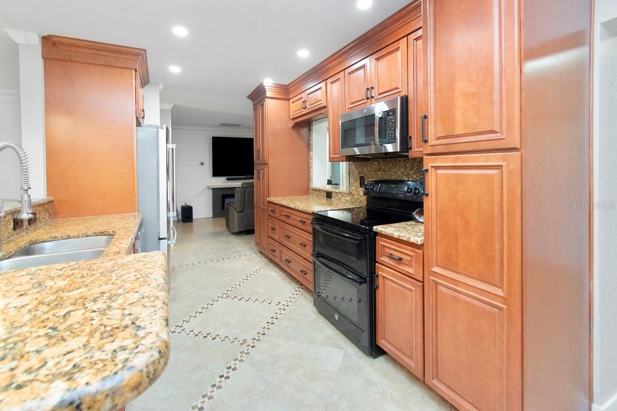 Image 6 of 35 For 2490 Huffton Circle