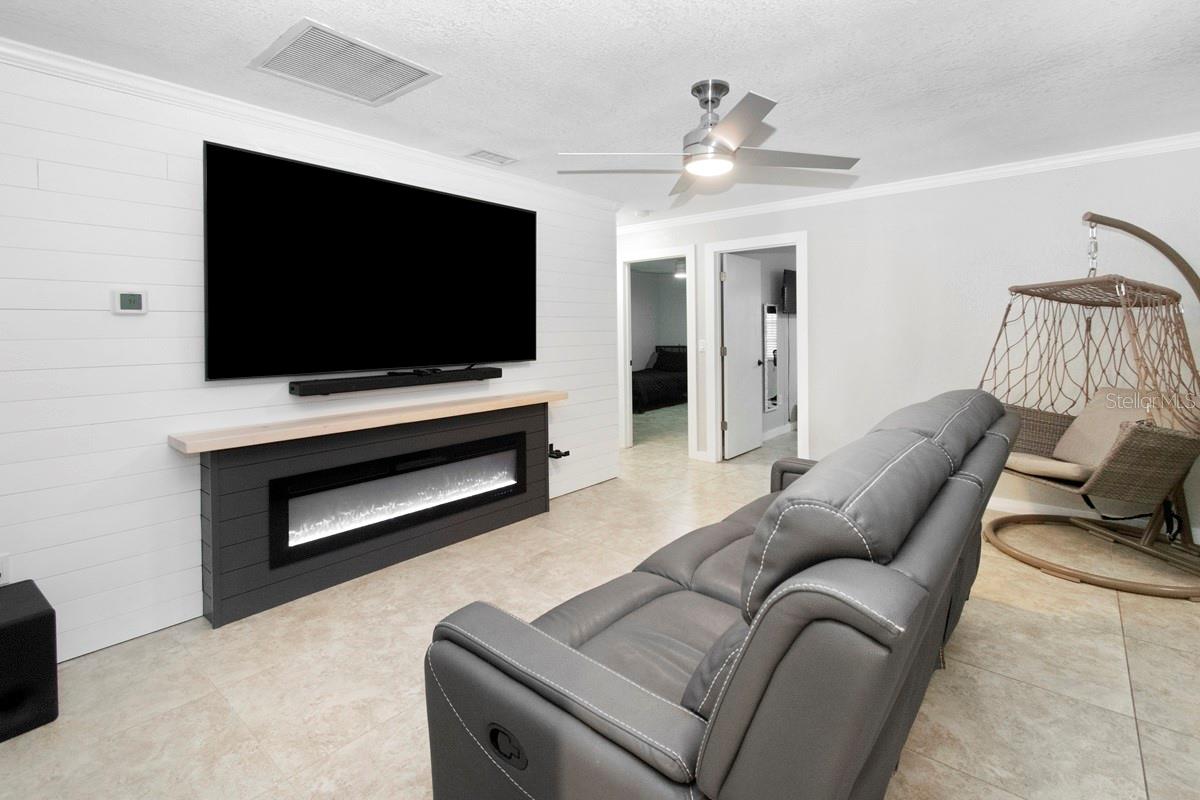 Image 9 of 35 For 2490 Huffton Circle