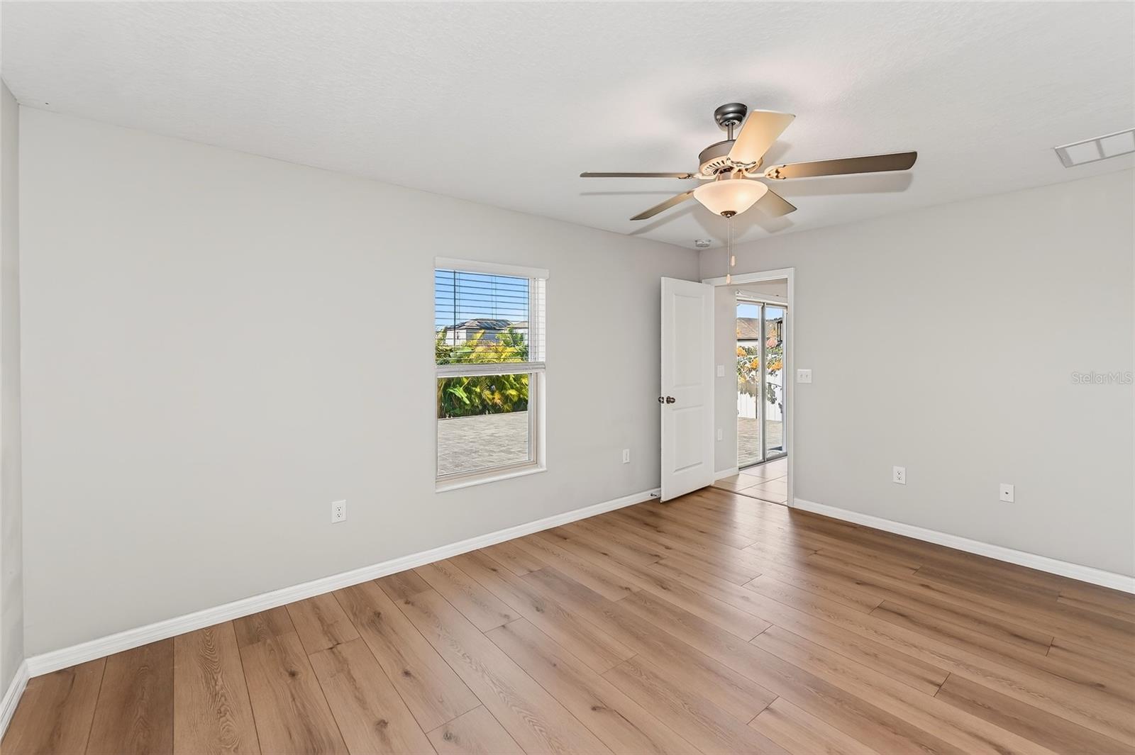 Image 10 of 36 For 16751 Delia Street