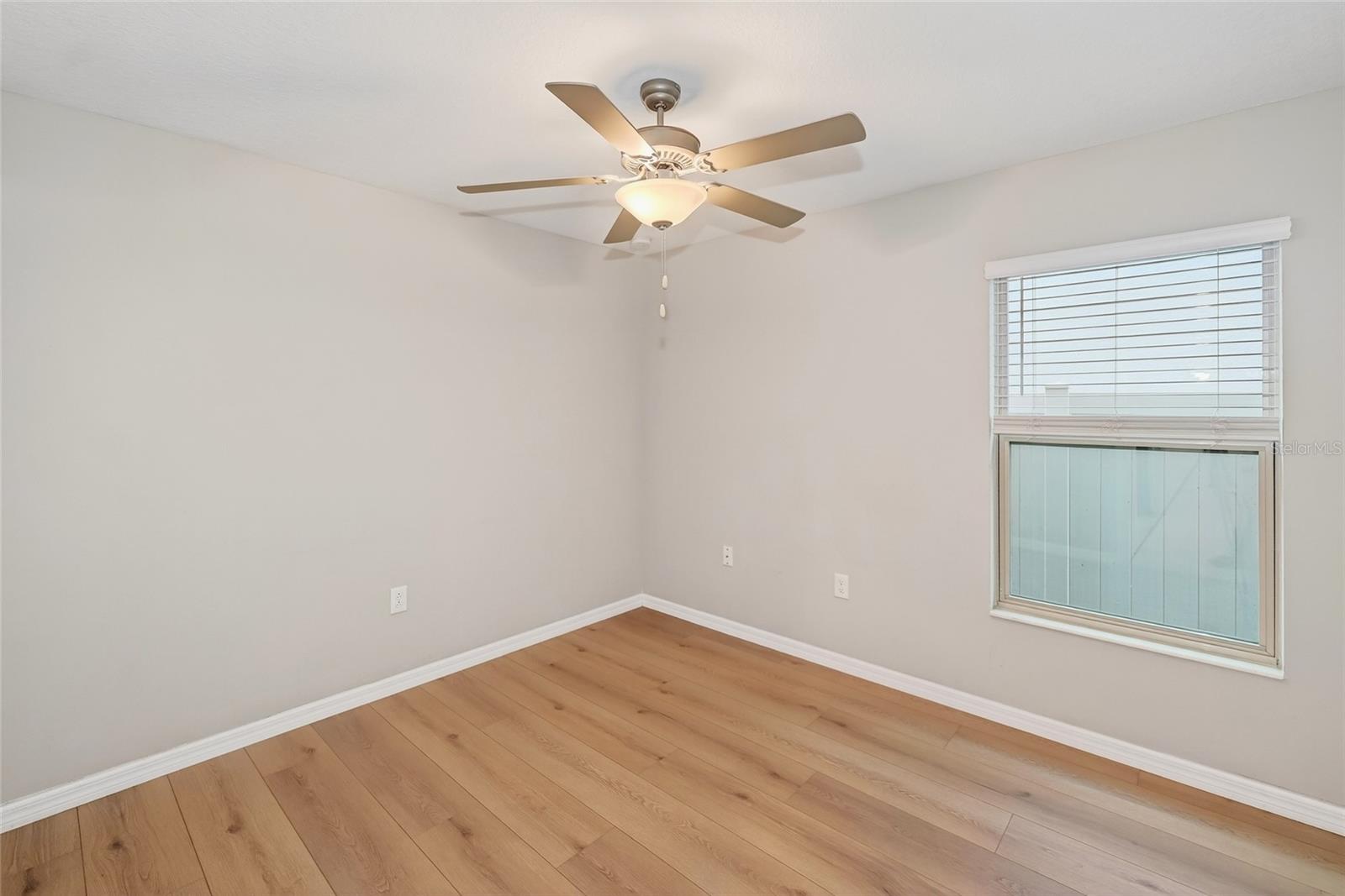 Image 14 of 36 For 16751 Delia Street